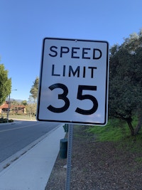 Maximum speed limit sign on residential street in the City of Calabasas